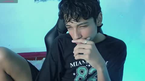 Snapshot of im_david01 chatting on 10/20/25, 01:00 im_david01 online show from 10/20/25, 01:00