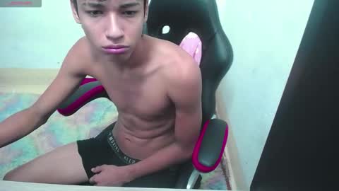 Snapshot of im_david01 chatting on 10/25/25, 01:40 im_david01 online show from 10/25/25, 01:40