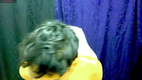 Snapshot of im_david01 chatting on 11/11/25, 02:28 im_david01 online show from 11/11/25, 02:28