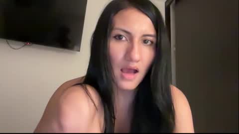 instagram  online show from 09/28/25, 04:29