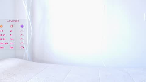 Snapshot of im_eli1 chatting on 01/17/26, 06:44 Eli online show from 01/17/26, 06:44