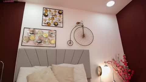 Snapshot of im_eli1 chatting on 02/20/26, 07:14 Eli online show from 02/20/26, 07:14