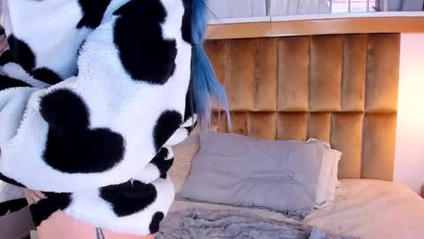 Anna  online show from 02/10/25, 11:57