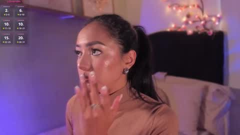 Snapshot of im_isabellaa chatting on 11/21/25, 08:29 Isa online show from 11/21/25, 08:29