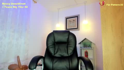 Snapshot of im_karoline chatting on 01/26/25, 01:52 Karoline online show from 01/26/25, 01:52