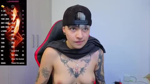 Laia online show from 12/13/25, 07:53