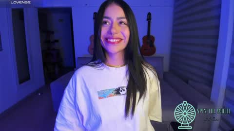 im_mariana online show from 04/15/26, 01:45