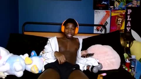 Snapshot of im_mist_yu chatting on 12/19/25, 07:48 im_mist_yu online show from 12/19/25, 07:48