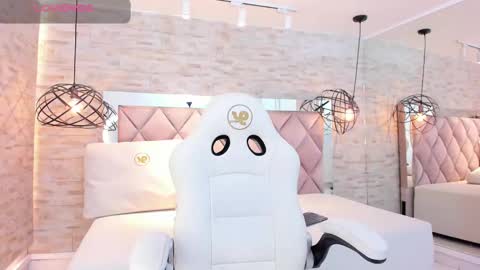 Snapshot of im_mou_ chatting on 03/01/25, 03:49 im mou online show from 03/01/25, 03:49