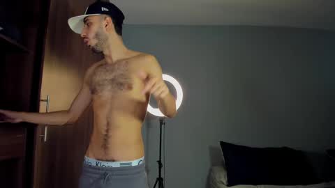 Snapshot of im_paul_ chatting on 09/24/25, 09:51 Paul online show from 09/24/25, 09:51