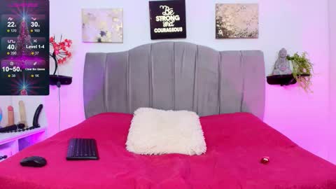 im_riley_ online show from 01/13/26, 07:41