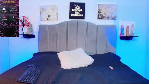 im_riley_ online show from 02/23/26, 07:00