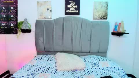 im_riley_ online show from 05/05/26, 07:00
