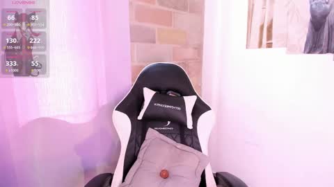 Scarlet  online show from 09/15/25, 08:42