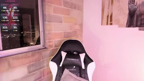 Scarlet  online show from 09/17/25, 11:28