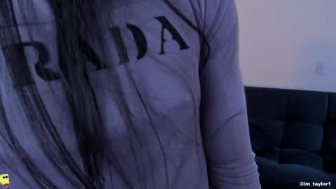 Snapshot of im_taylor chatting on 12/17/24, 09:38 TAYLOR online show from 12/17/24, 09:38