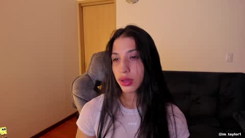 Snapshot of im_taylor chatting on 01/09/25, 12:35 TAYLOR online show from 01/09/25, 12:35