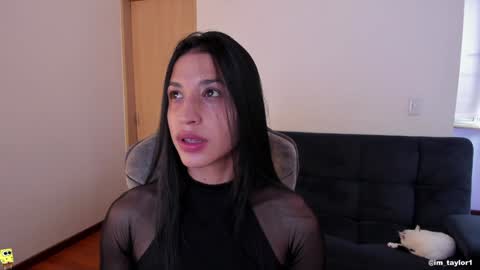 Snapshot of im_taylor chatting on 02/07/25, 09:26 TAYLOR online show from 02/07/25, 09:26