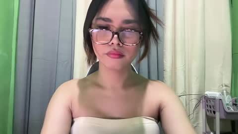 Snapshot of im_ur_future_wife69 chatting on 05/22/26, 07:37 im_ur_future_wife69 online show from 05/22/26, 07:37