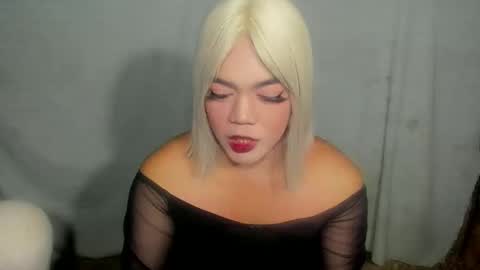 ella may online show from 10/29/25, 12:18