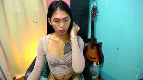 Snapshot of im_your_sexy_wifexxx chatting on 02/09/25, 05:43 Ms. M online show from 02/09/25, 05:43