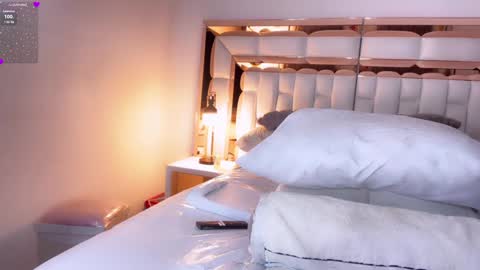 Snapshot of im_yours_01 chatting on 02/02/25, 03:43 daniella online show from 02/02/25, 03:43