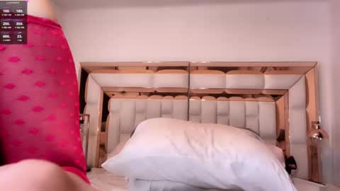 Snapshot of im_yours_01 chatting on 03/08/25, 03:28 daniella online show from 03/08/25, 03:28