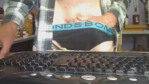Aussie Guy online show from 01/06/25, 02:37