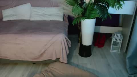 Carrie online show from 10/19/25, 03:45