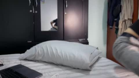 Colton Alvin Independent model online show from 10/02/25, 11:12