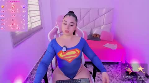  independient model online show from 10/20/25, 12:05