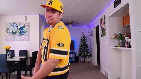 Snapshot of imjosue chatting on 01/14/26, 03:17 imjosue online show from 01/14/26, 03:17