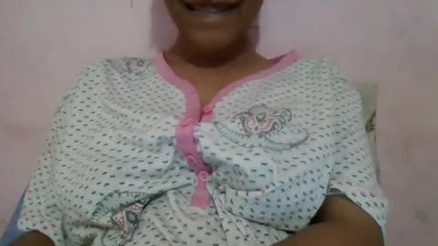 Snapshot of imlovelyrose chatting on 12/25/24, 01:53 ROSE online show from 12/25/24, 01:53