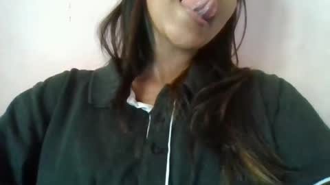 Snapshot of imlovelyrose chatting on 01/07/25, 04:50 ROSE online show from 01/07/25, 04:50