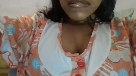 Snapshot of imlovelyrose chatting on 02/18/25, 06:37 ROSE online show from 02/18/25, 06:37