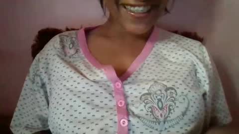 Snapshot of imlovelyrose chatting on 03/05/25, 03:08 ROSE online show from 03/05/25, 03:08