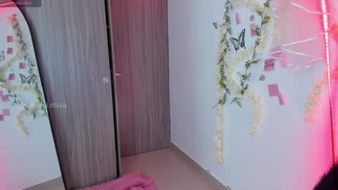 mia ---------  COL TIME online show from 12/17/24, 11:27