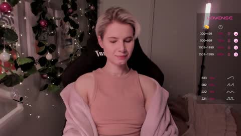 Snapshot of imnotmia chatting on 12/22/24, 05:42 Mia online show from 12/22/24, 05:42