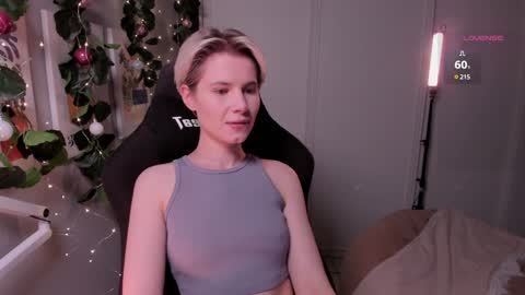 Snapshot of imnotmia chatting on 01/08/25, 08:18 Mia online show from 01/08/25, 08:18