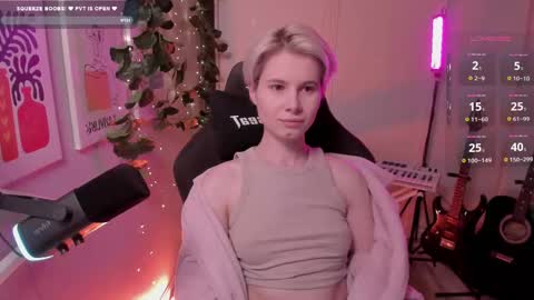 Snapshot of imnotmia chatting on 02/28/25, 12:52 Mia online show from 02/28/25, 12:52