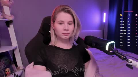 Mia online show from 04/06/26, 10:05