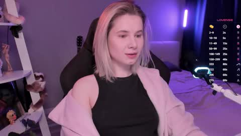 Mia online show from 04/13/26, 09:59