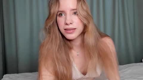 Snapshot of imogensy chatting on 02/03/25, 04:57 my name Imo Fansly online show from 02/03/25, 04:57