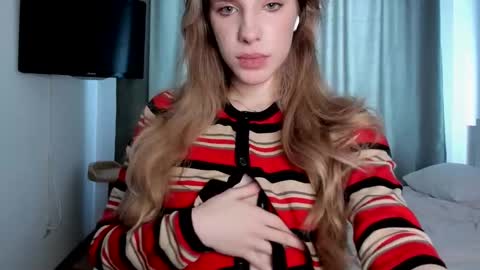 Snapshot of imogensy chatting on 02/14/25, 05:41 my name Imo Fansly online show from 02/14/25, 05:41