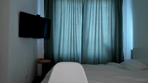 Snapshot of imogensy chatting on 02/17/25, 05:14 my name Imo Fansly online show from 02/17/25, 05:14