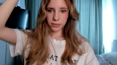 Snapshot of imogensy chatting on 02/18/25, 08:49 my name Imo Fansly online show from 02/18/25, 08:49