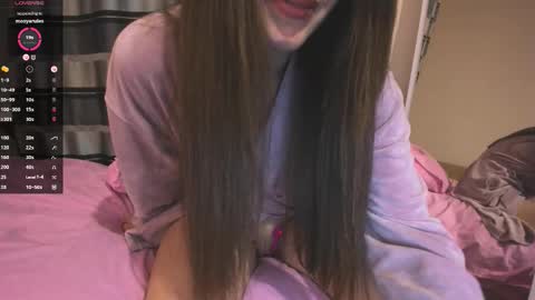 Snapshot of imsiri chatting on 12/04/25, 06:38 Siri online show from 12/04/25, 06:38