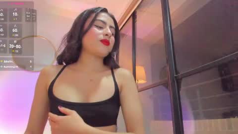 Snapshot of imsofia_dy chatting on 06/25/26, 12:43 imsofia_dy online show from 06/25/26, 12:43