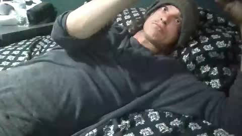 Imstuckhere online show from 04/17/26, 09:34