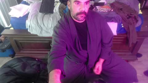 Snapshot of imthatfnguy chatting on 12/05/24, 04:12 I use to be imeverythingandnothing online show from 12/05/24, 04:12